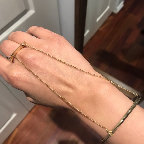 BCBG MAXAZRIA- Ring attach bracelet - Picture 1 of 4